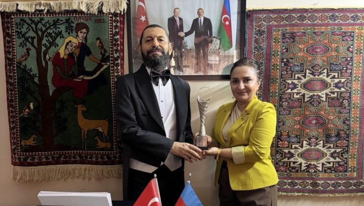 Dünyaca Ünlü Yazar Akif Manaf’a Anlamlı Ödül: “Barış Sanatı Ödülü”