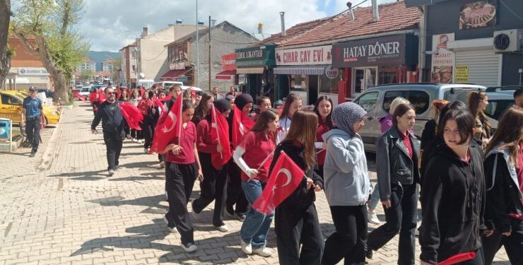 “19 Mayıs Coşkusu Pazaryeri’ni Sardı”