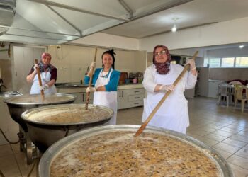 5 BİN KİŞİLİK AŞURE YAPILARAK, TÜM İLÇEYE DAĞITILDI