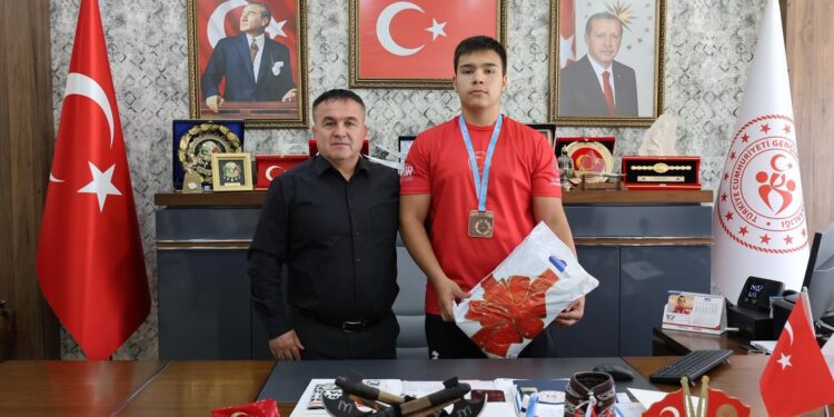 BİLECİKLİ SPORCU AVRUPA KUPASI BİLETİNİ ALDI